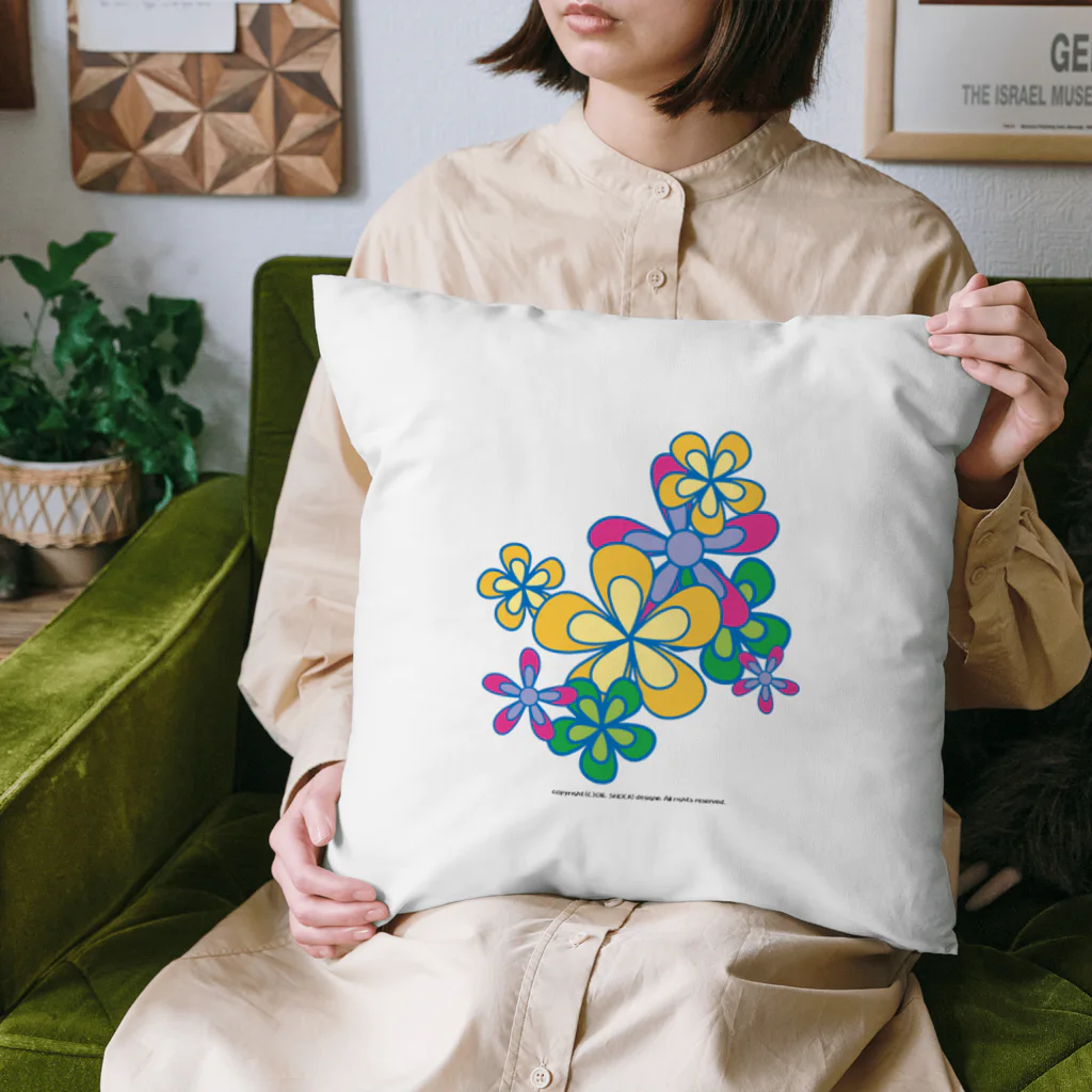 ファンシーTシャツ屋のカラフルフラワーアート Cushion