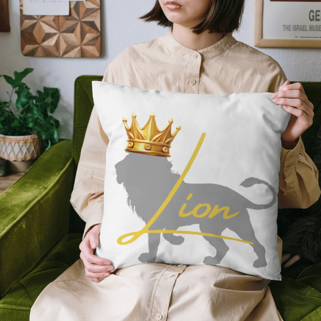 BuuuHomeのLion Cushion