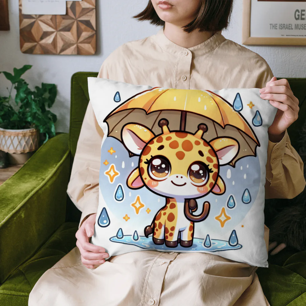 Hope2222の小雨の中で傘を持つ楽しそうなキリン。 Cushion