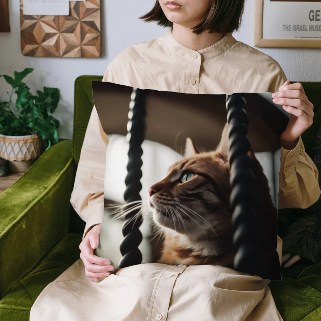 feliceのタワーに登っている猫 Cushion