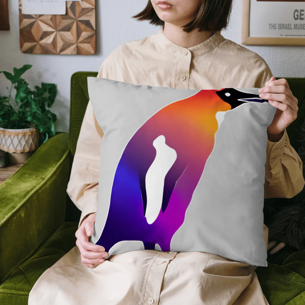 mirinconixの紫からオレンジのグラデーションのペンギン Cushion