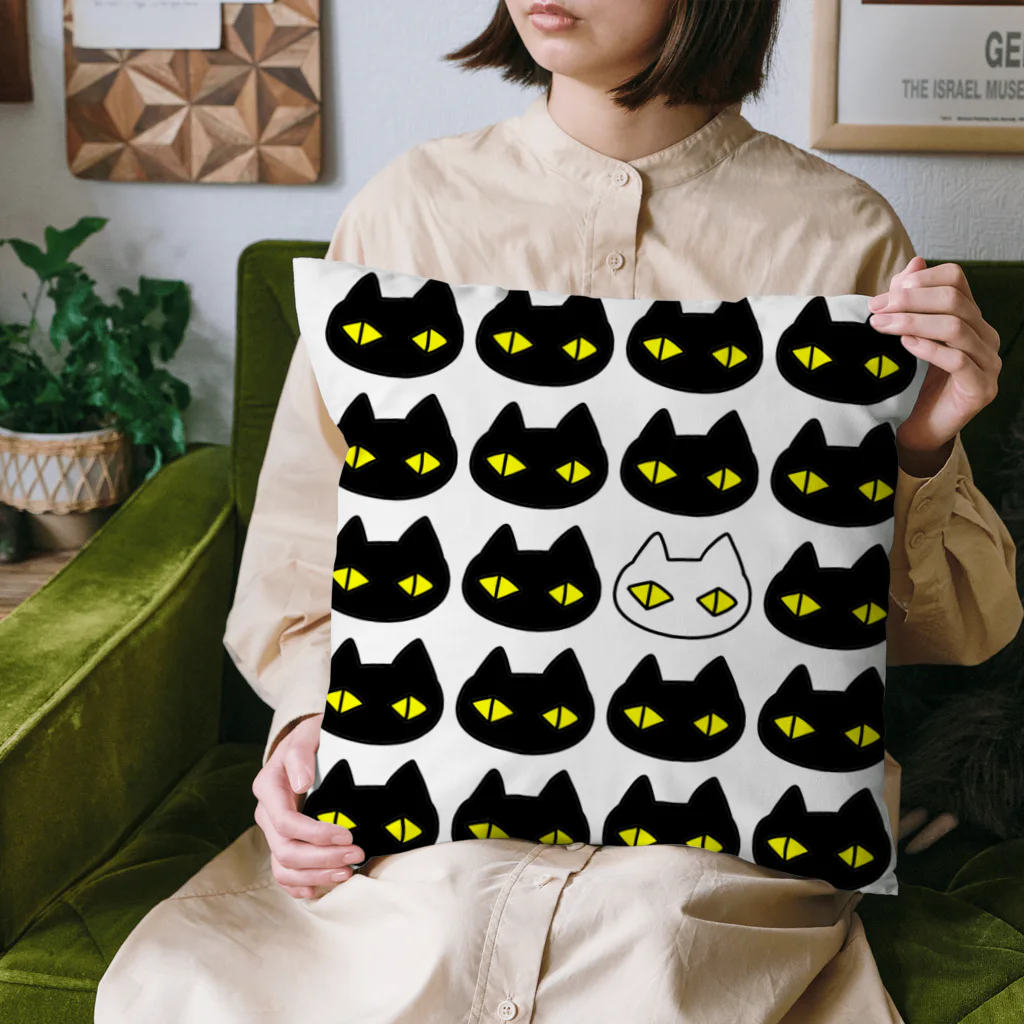 F2 Cat Design Shopの黒猫ボディーガード 001 Cushion