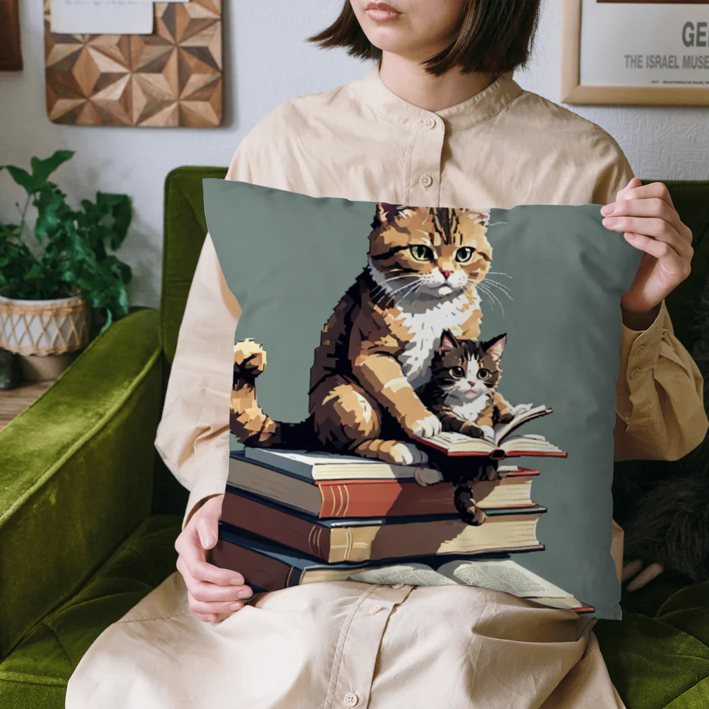 三毛猫shopの本を読む猫 Cushion