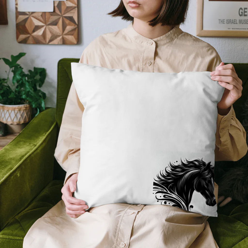 GDWEEDの黒い馬 Cushion