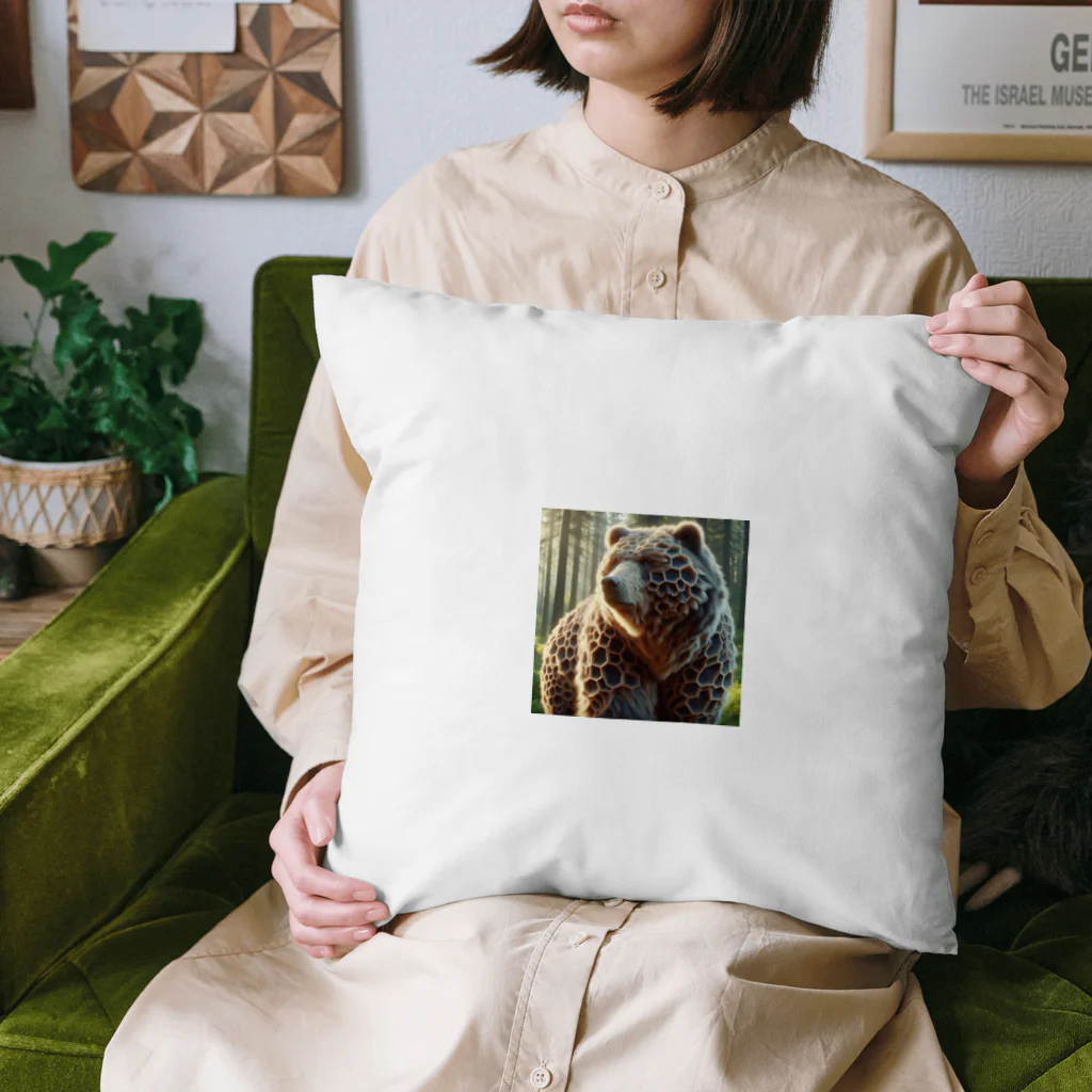 たくみのグッズ販売の蜂を飼っているなクマ Cushion