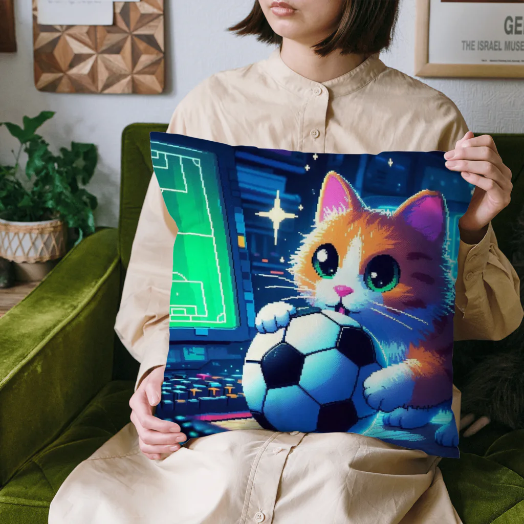 ボールボーイの猫とサッカー Cushion