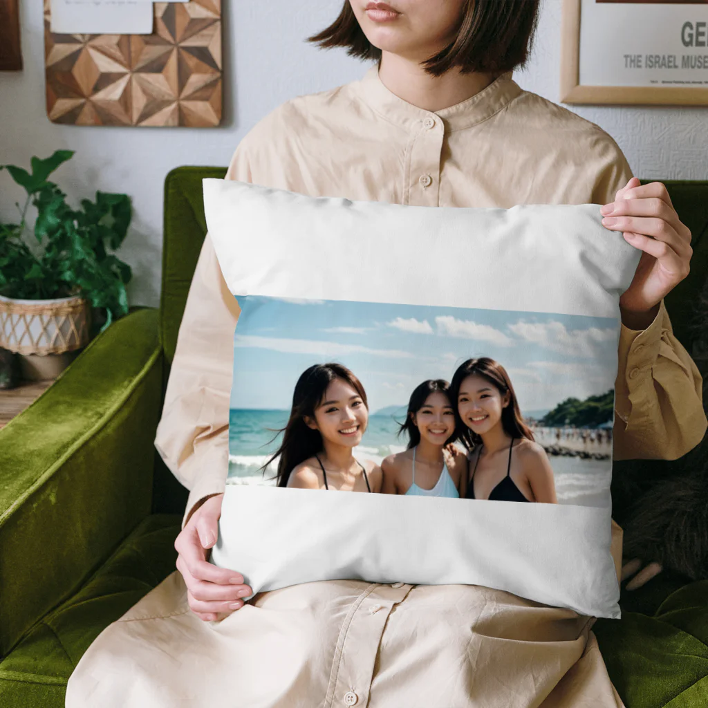 studio eizoの海で出会った三人娘！女子大の旅行サークルでぇ～す Cushion