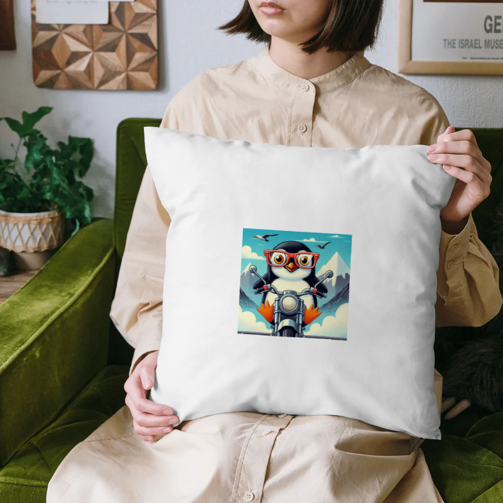 YFCのサングラスをかけたワイルドなペンギン③ Cushion