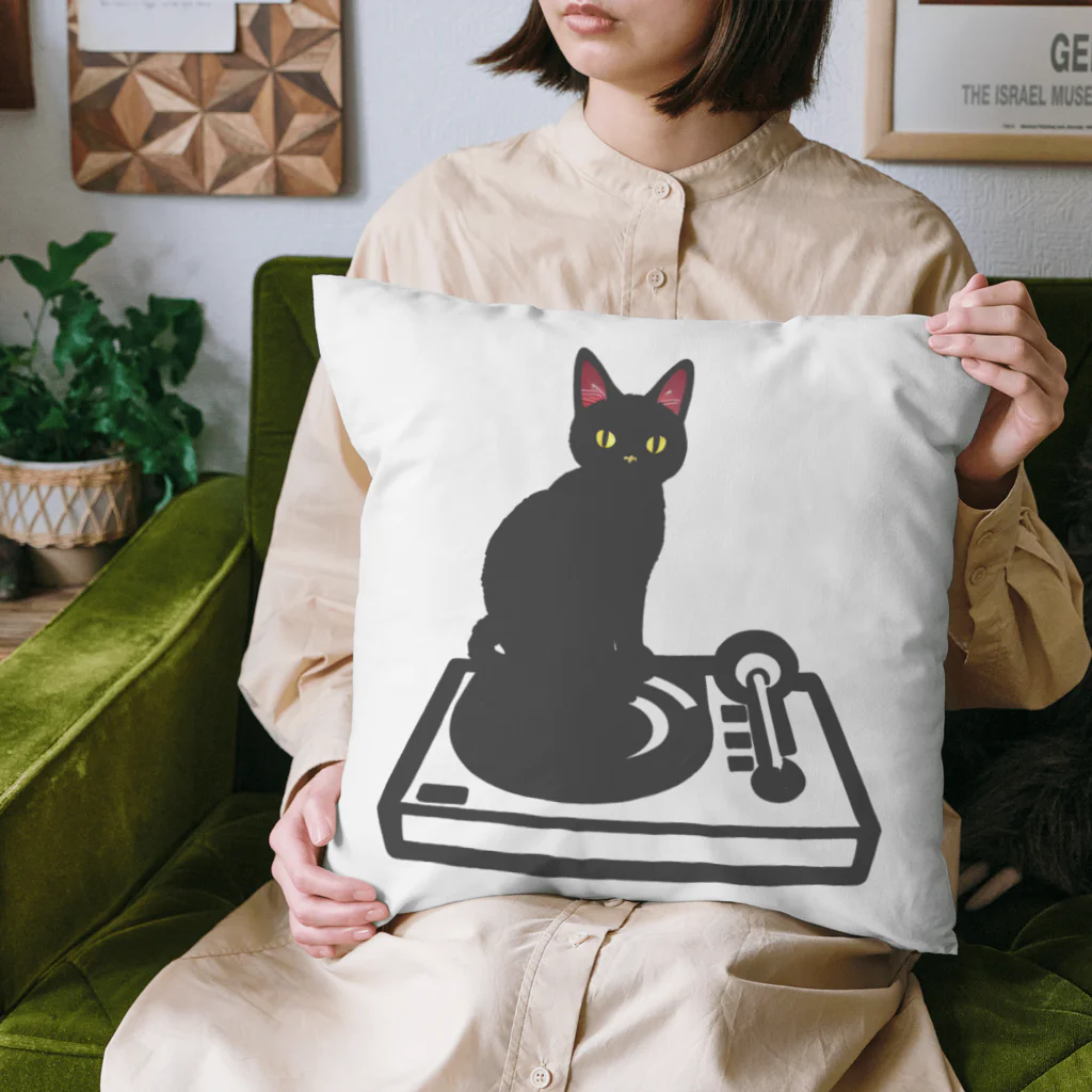 サトオのターンテーブルに乗る黒猫 Cushion