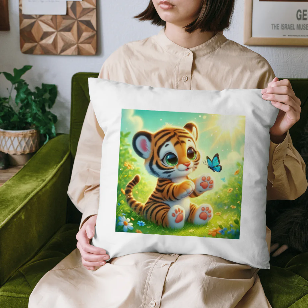 HAYANA.のかわいすぎる虎の赤ちゃん Cushion