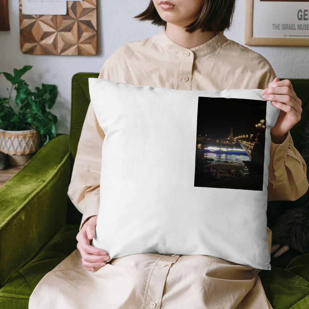 nightwalkerのパリ、夜のセーヌ川 Cushion