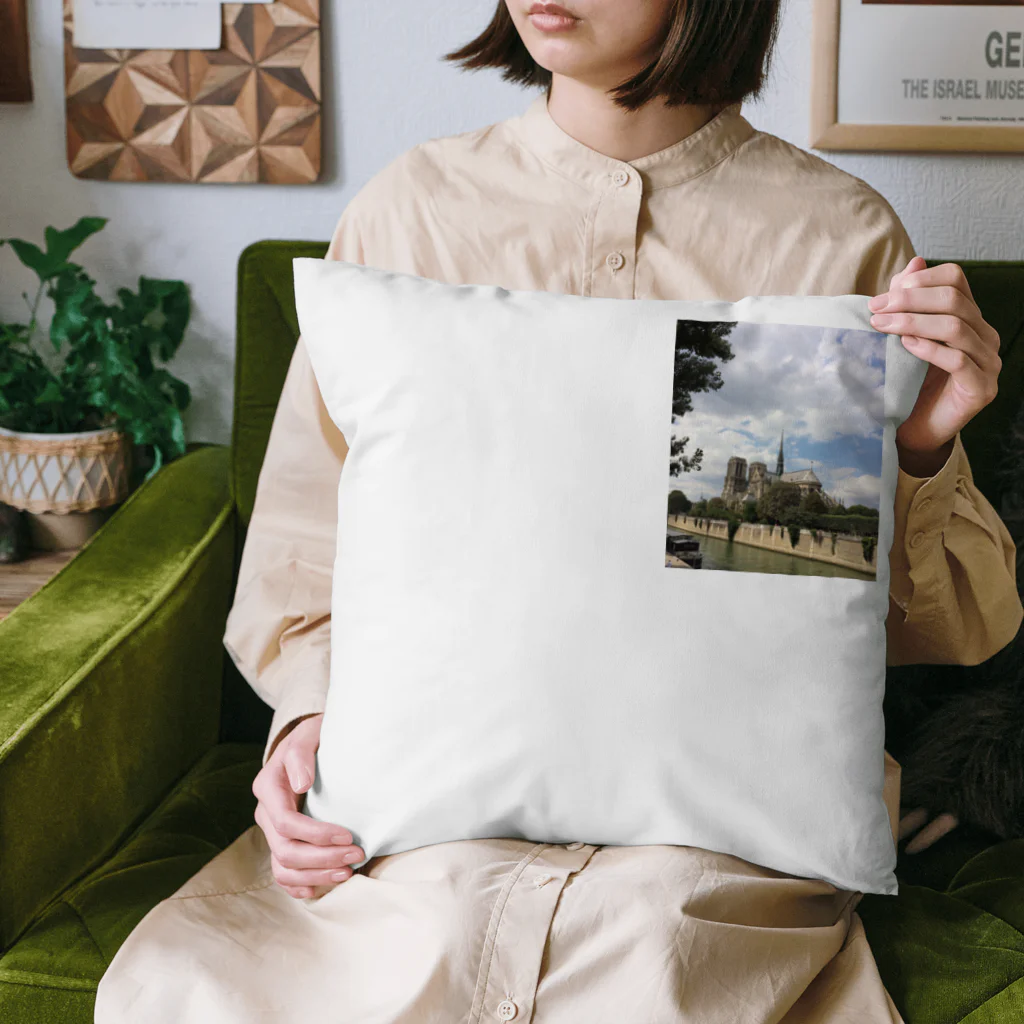 nightwalkerのノートルダム大聖堂 Cushion