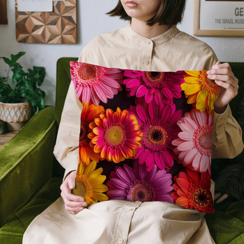 オンラインショップイエローリーフの色鮮やかな綺麗な花 Cushion