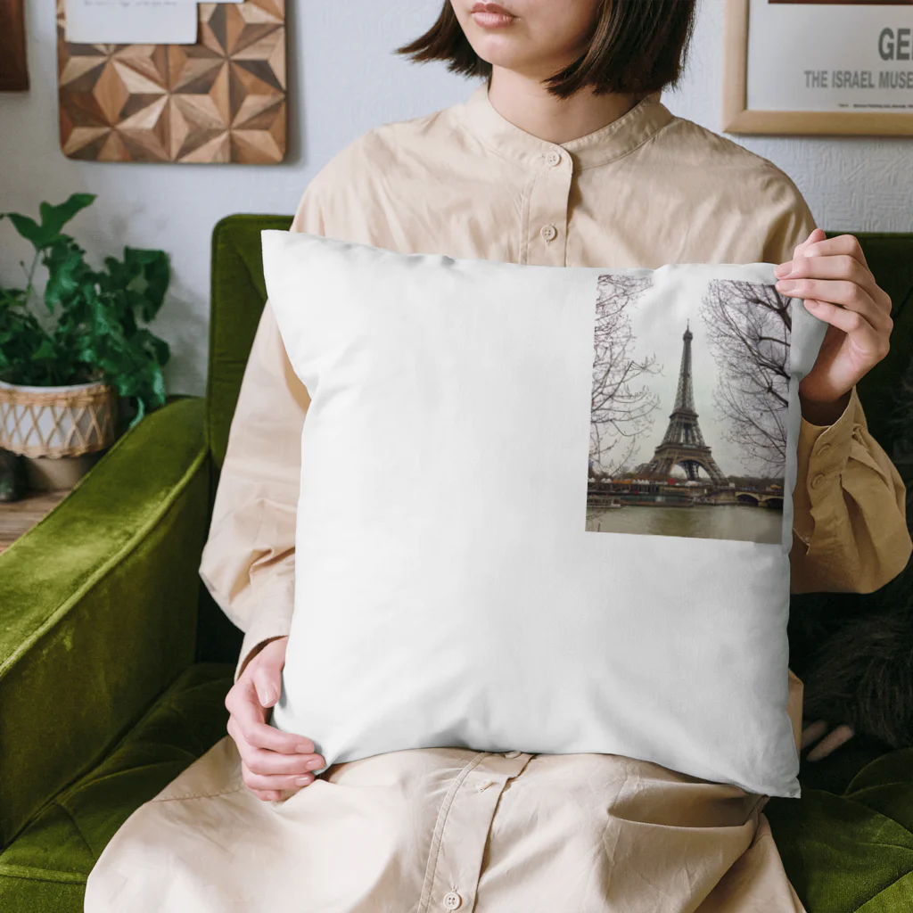 nightwalkerの冬のエッフェル塔 Cushion