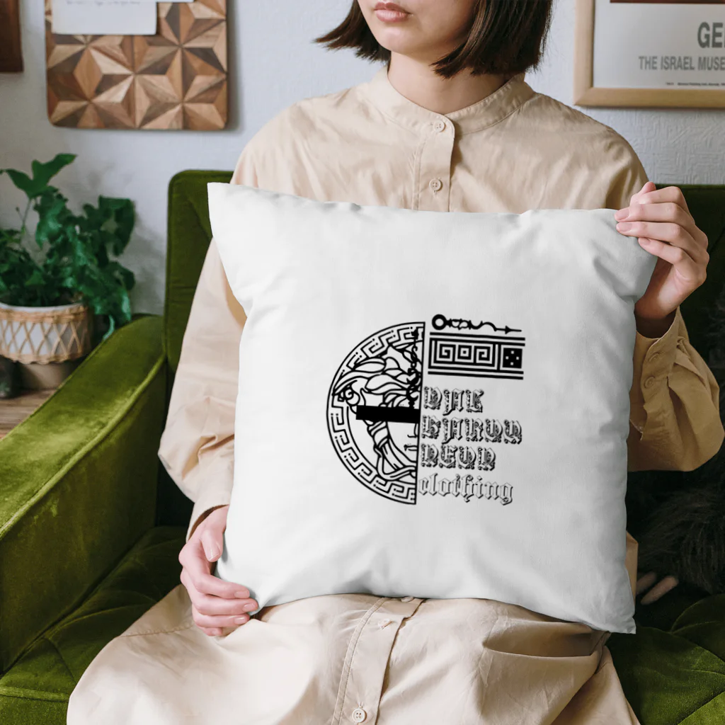 PLASTIC COBRAのメデューサコイン Cushion