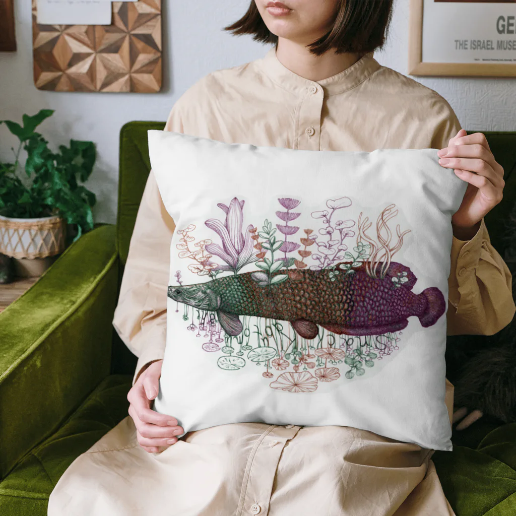 スナックカブトムシのピラルクー Cushion