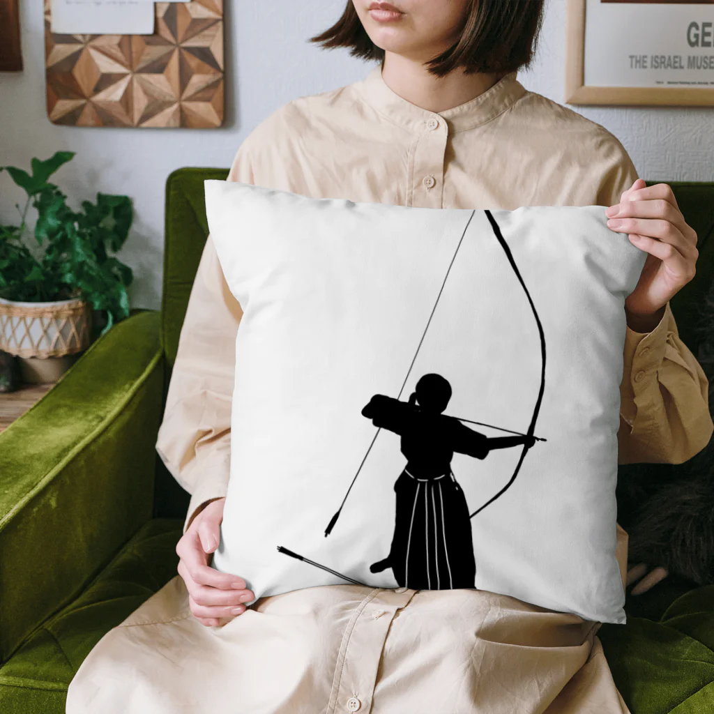 Lily bird（リリーバード）の弓道シルエット「正射必中」 Cushion