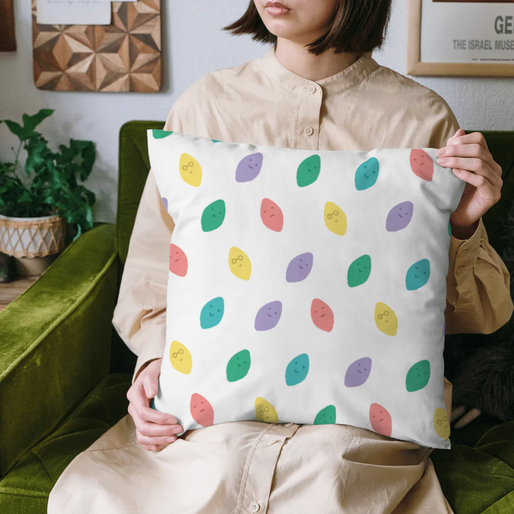 Andiamoのカラフルおいも集団 Cushion