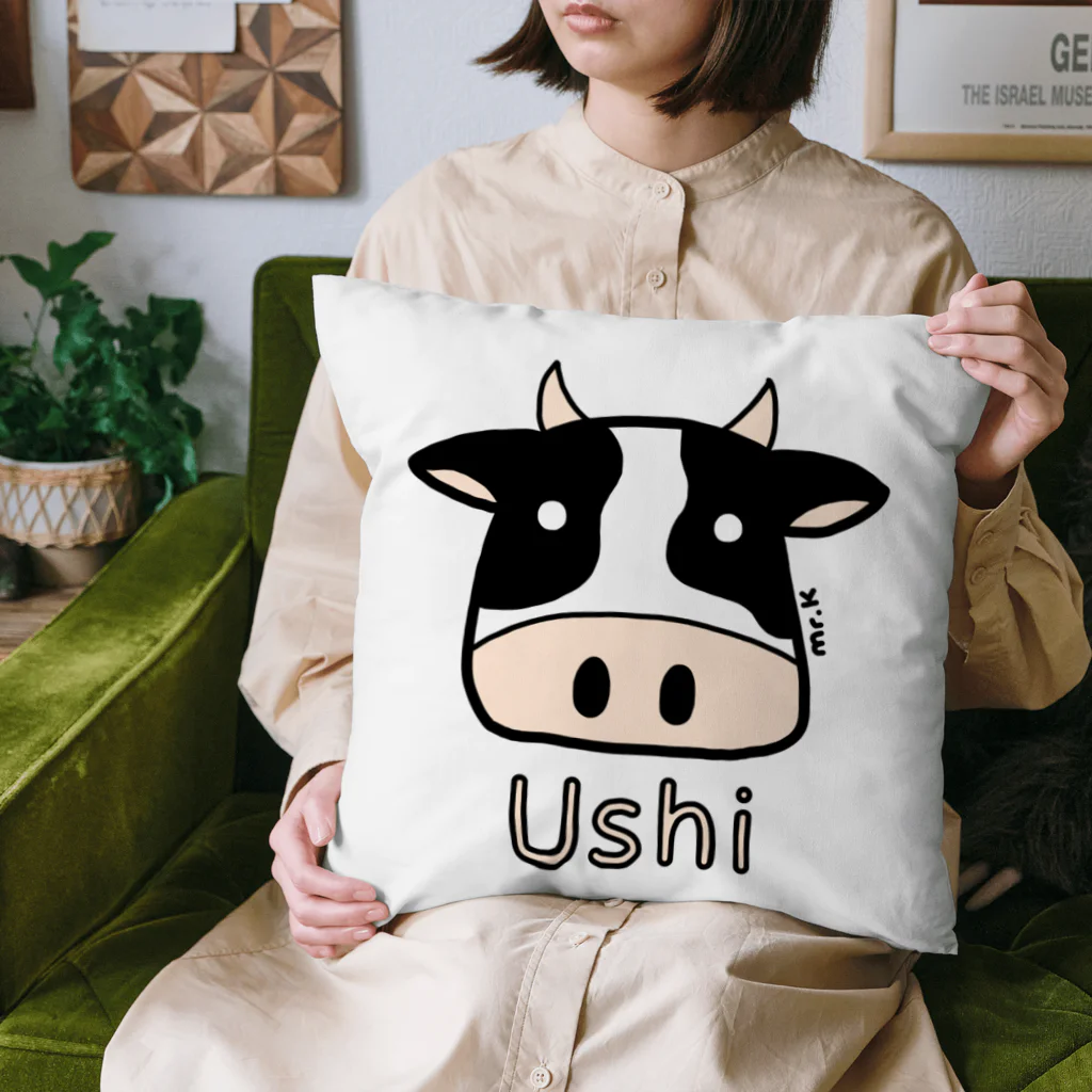 MrKShirtsのUshi (牛) 色デザイン Cushion