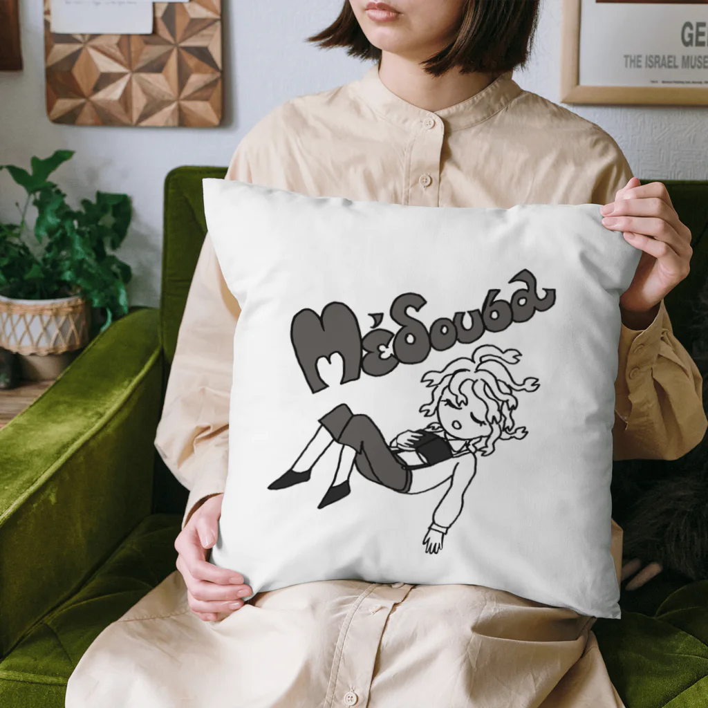 杜の魚のうたた寝メデューサ Cushion