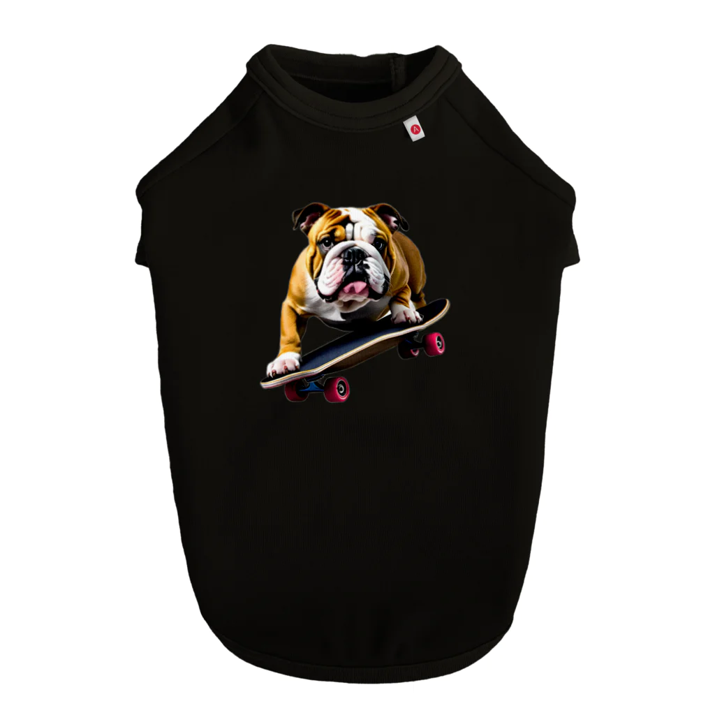 浪漫千代（ロマチョんの店）のEnglish bulldog riding a skateboard Dog T-shirt