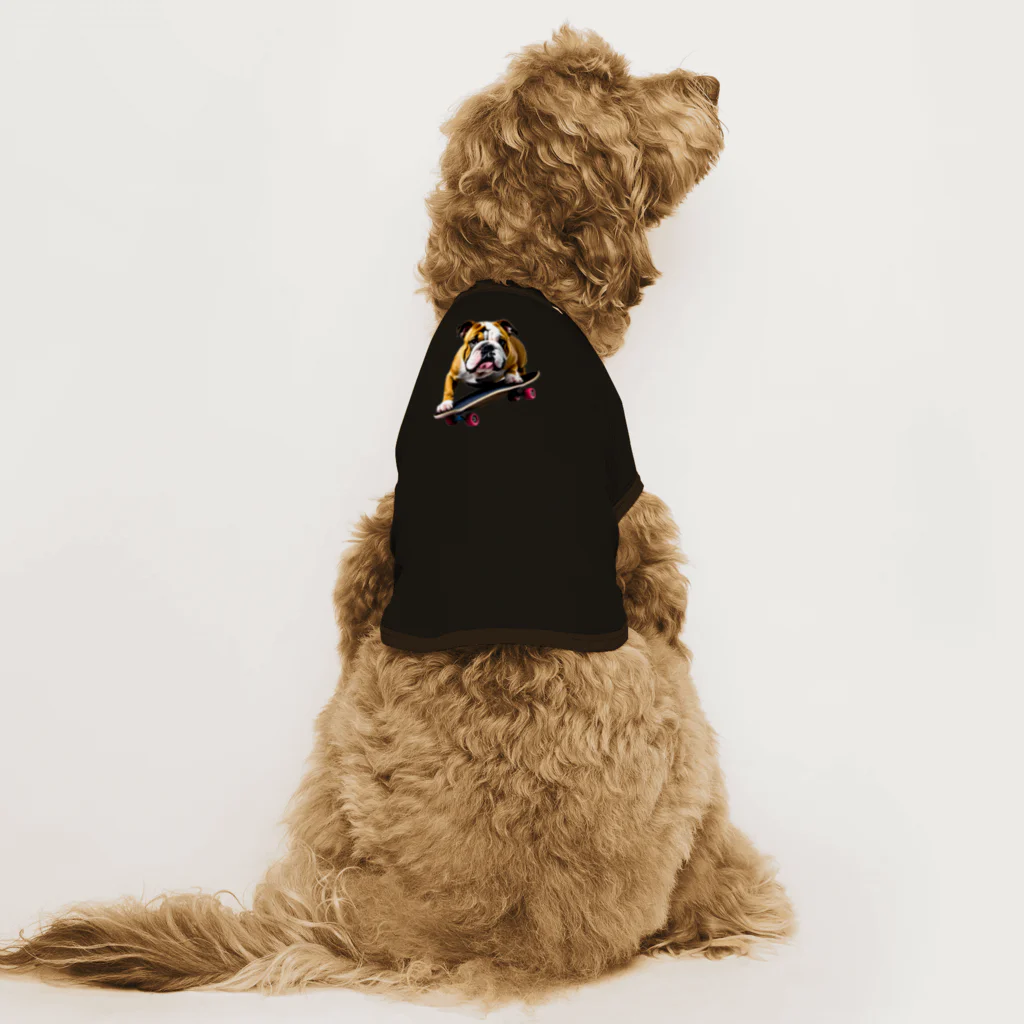 浪漫千代（ロマチョんの店）のEnglish bulldog riding a skateboard ドッグTシャツ