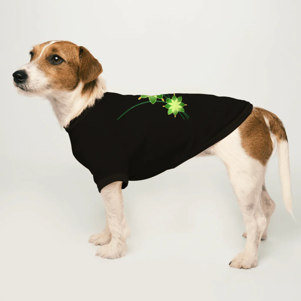 natsberry.shopの緑色のお花 Dog T-shirt