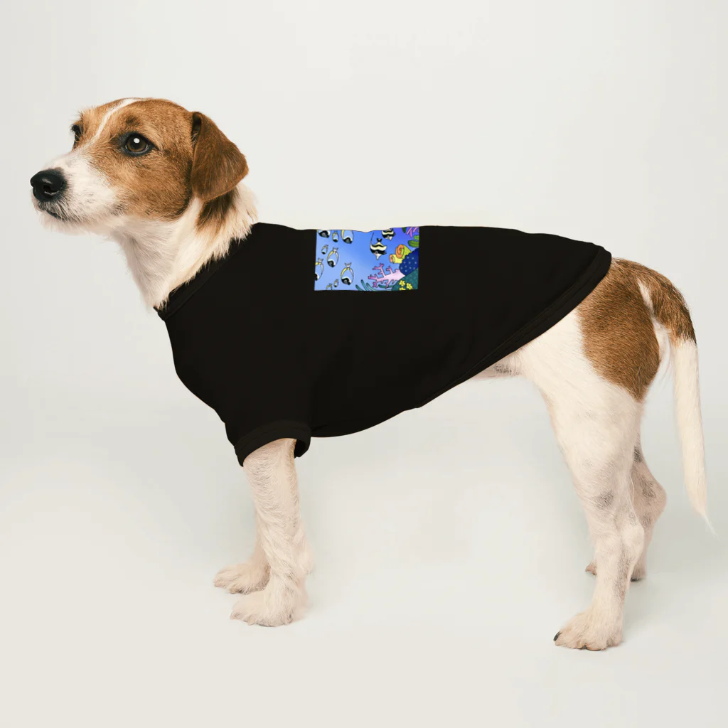 栗坊屋のパウダーブルーが泳ぐ海 Dog T-shirt