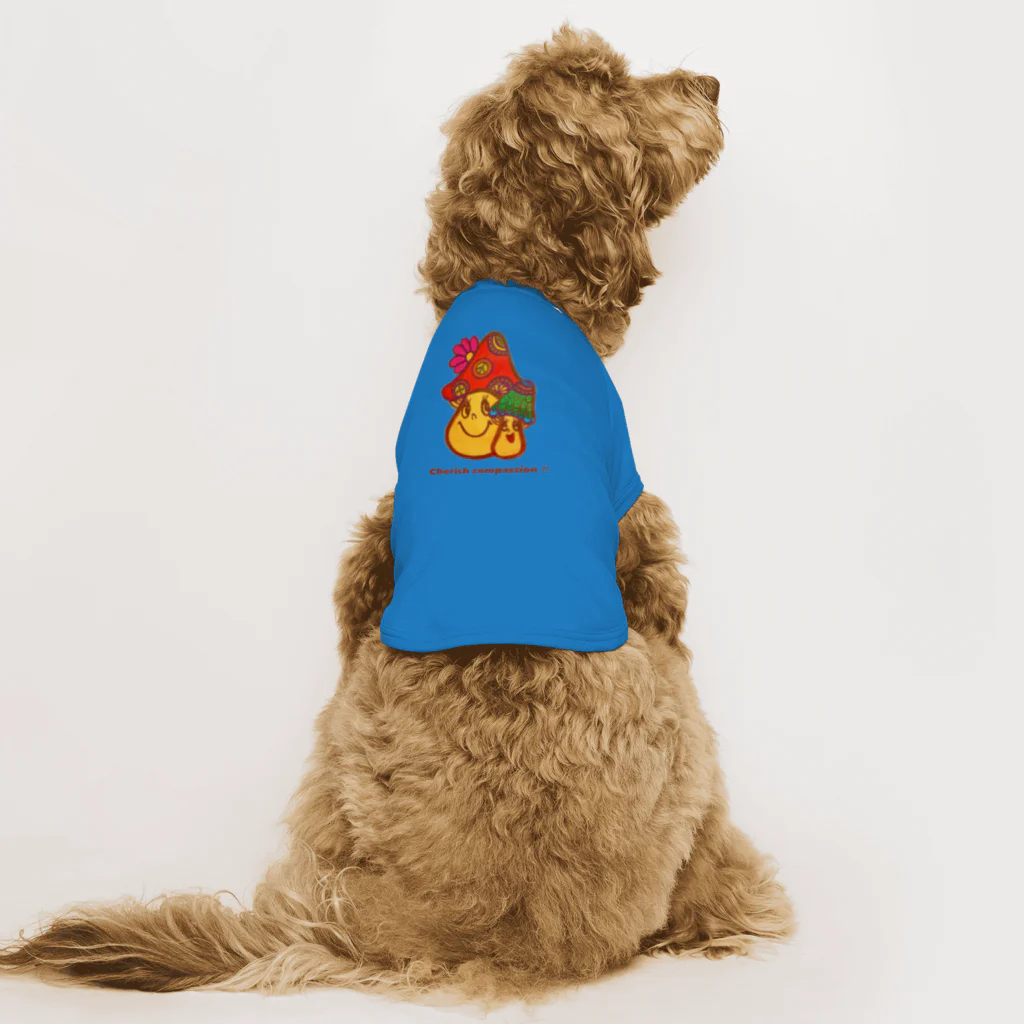 marimo shopのレトロヒッピーきのこ Dog T-shirt