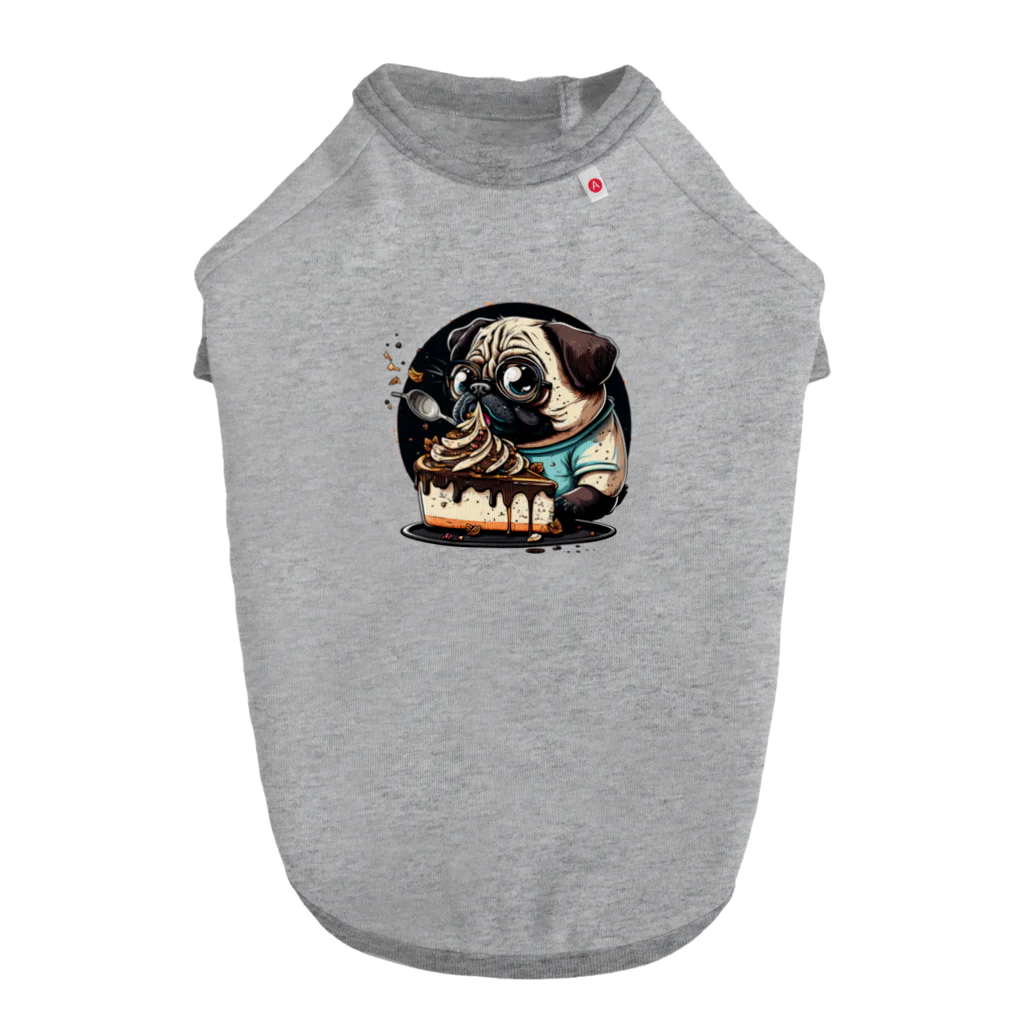 doggoodsのおいしいケーキを食べるかわいいパグ Dog T-shirt