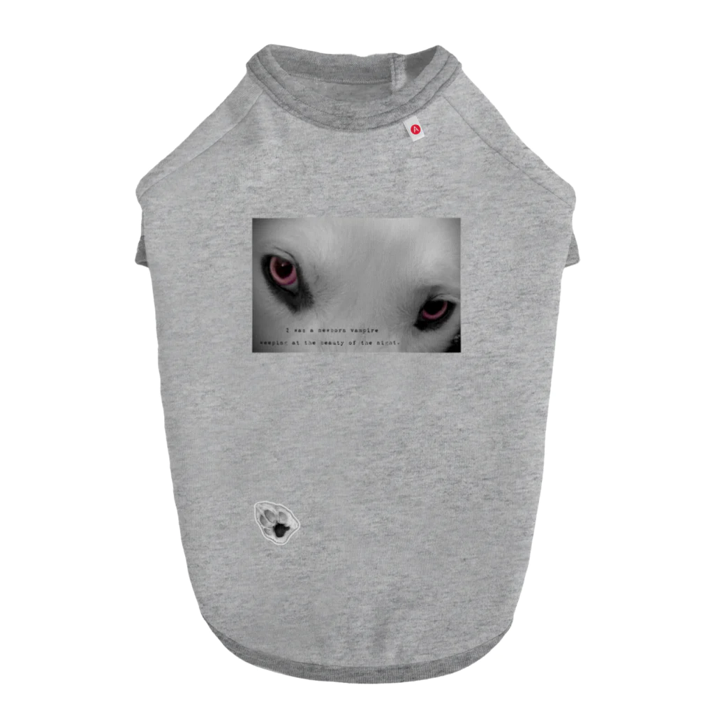 GONZO_のNewborn Vampire Dog T-shirt