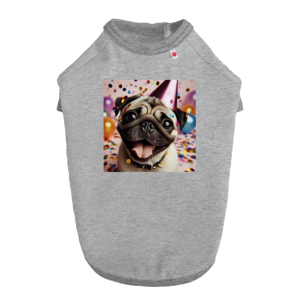 me-me shopのハッピーパグ Dog T-shirt