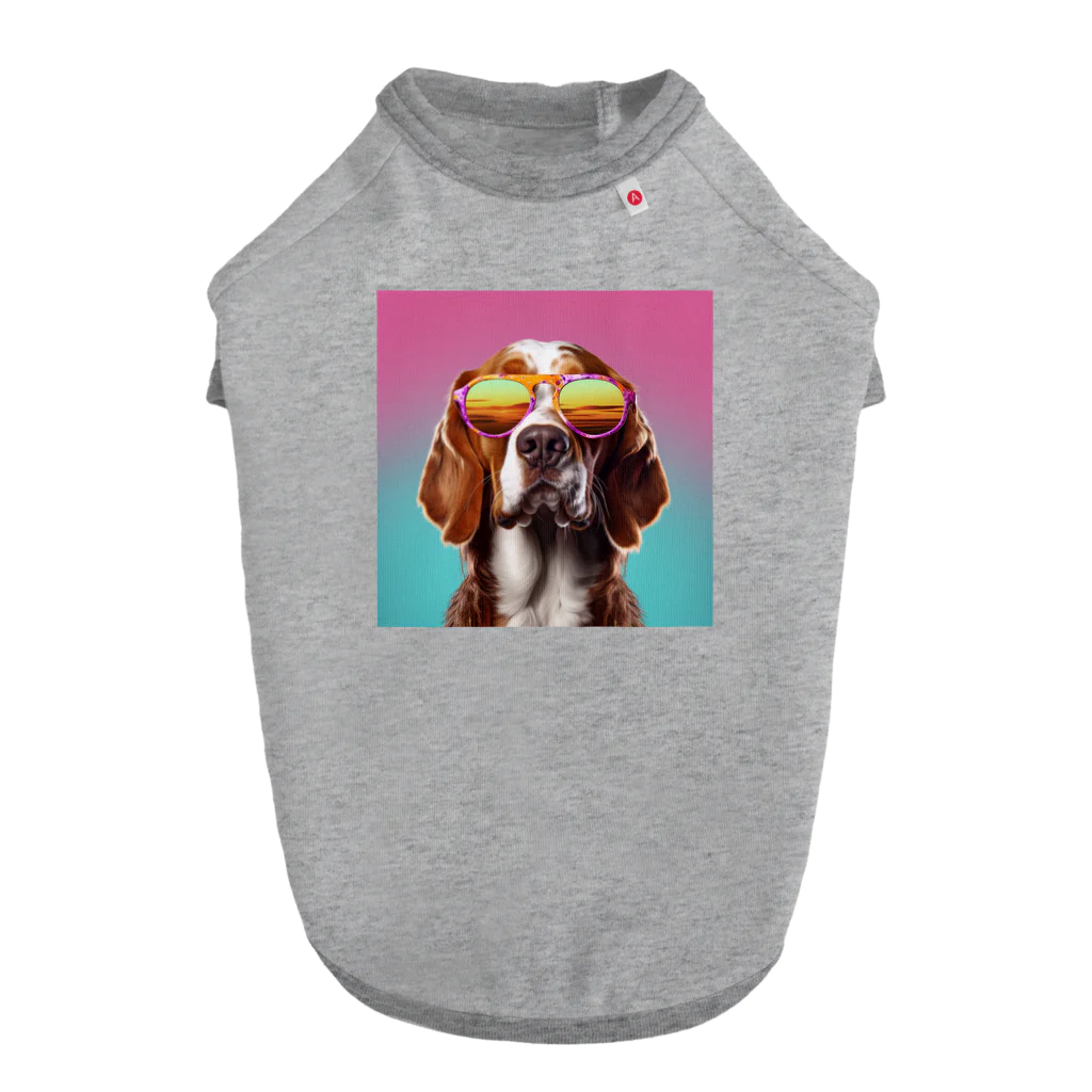 AQUAMETAVERSEのサングラスをかけた、かわいい犬 Marsa 106 ドッグTシャツ