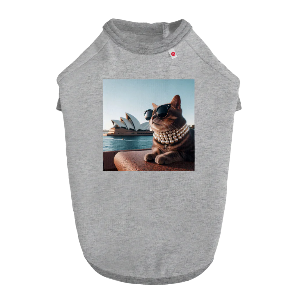 jkmurataのパールネックレス大好きなカッコいいねこがシドニーオペラハウス前にて Dog T-shirt