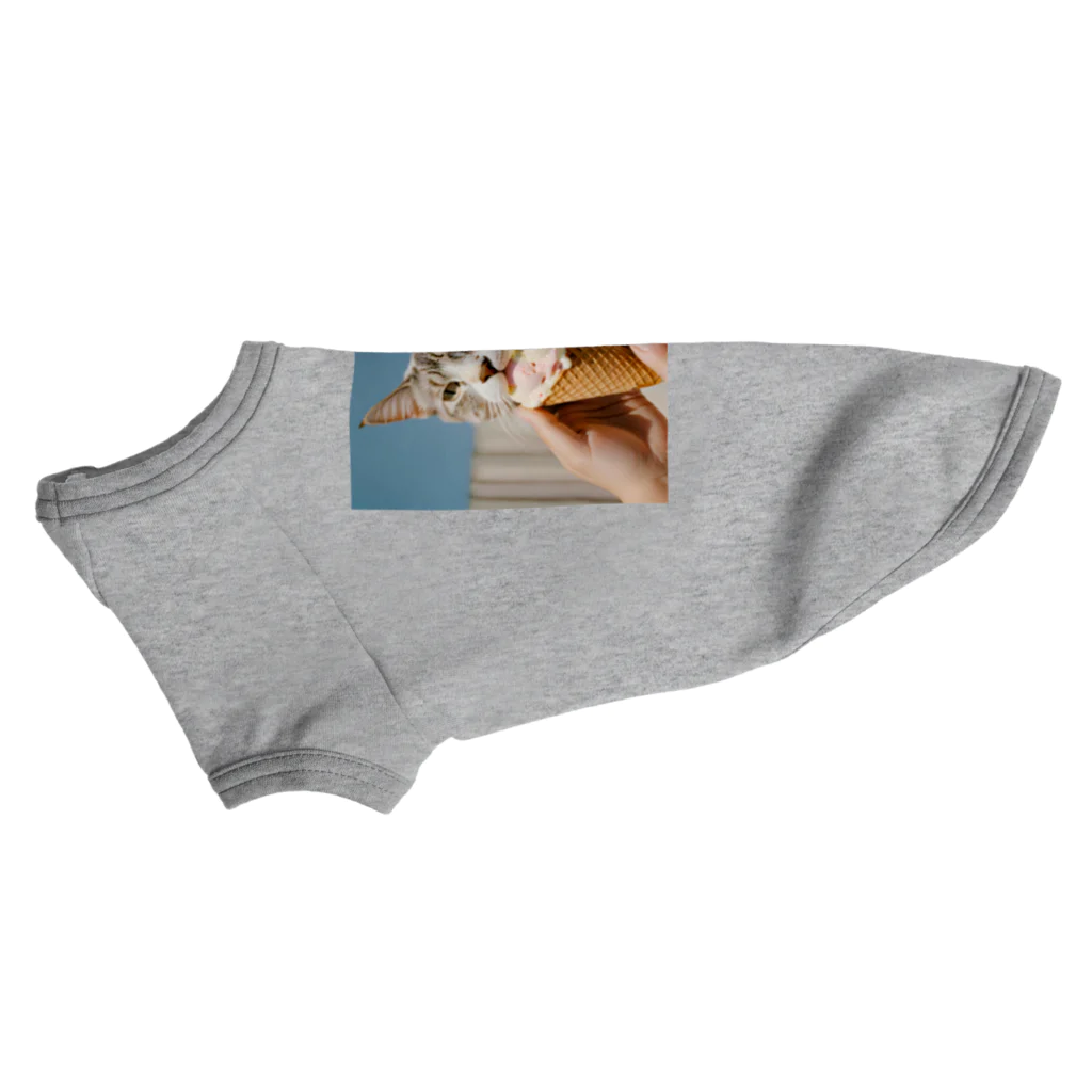 猫雑貨屋　ねこまろのアイスにかぶりつく猫 Dog T-shirt
