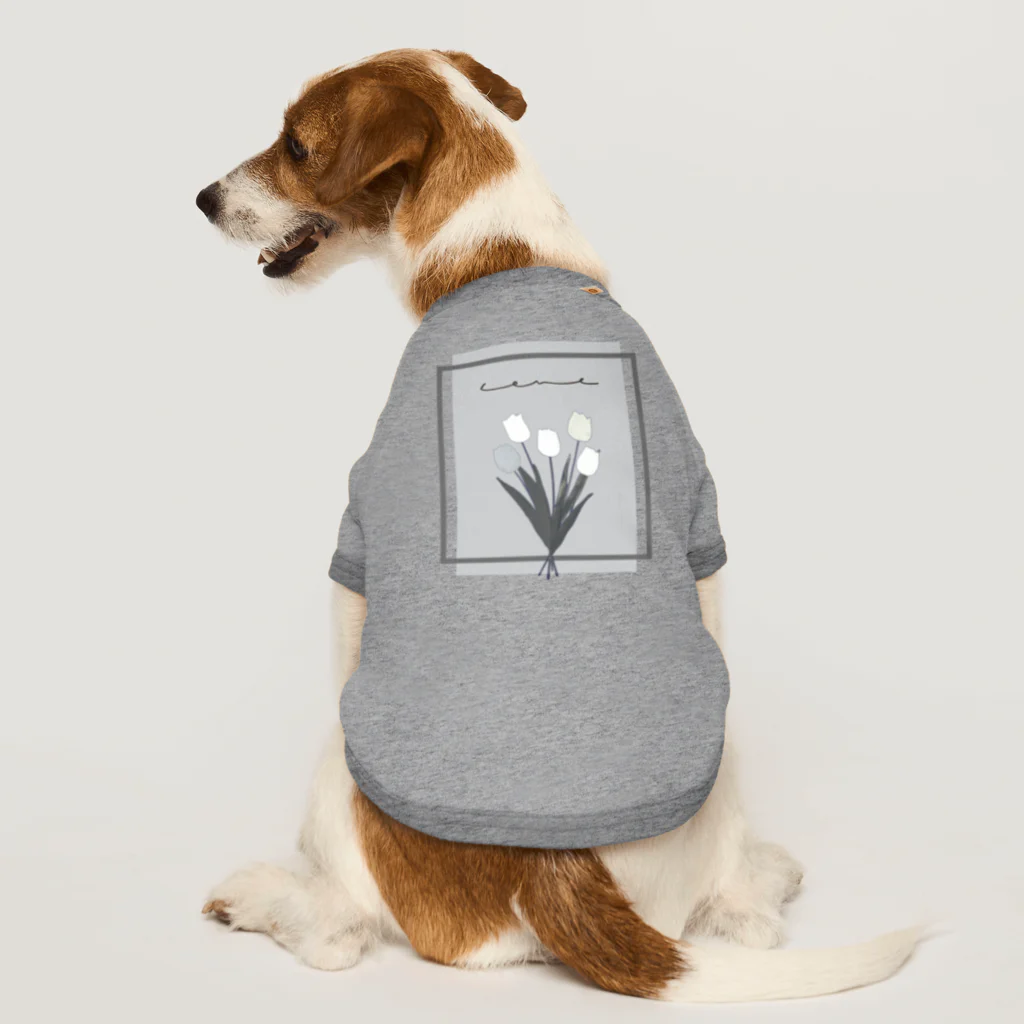 rilybiiのgrayish color × white × charcoal ×  tulip bouquet Dog T-shirt