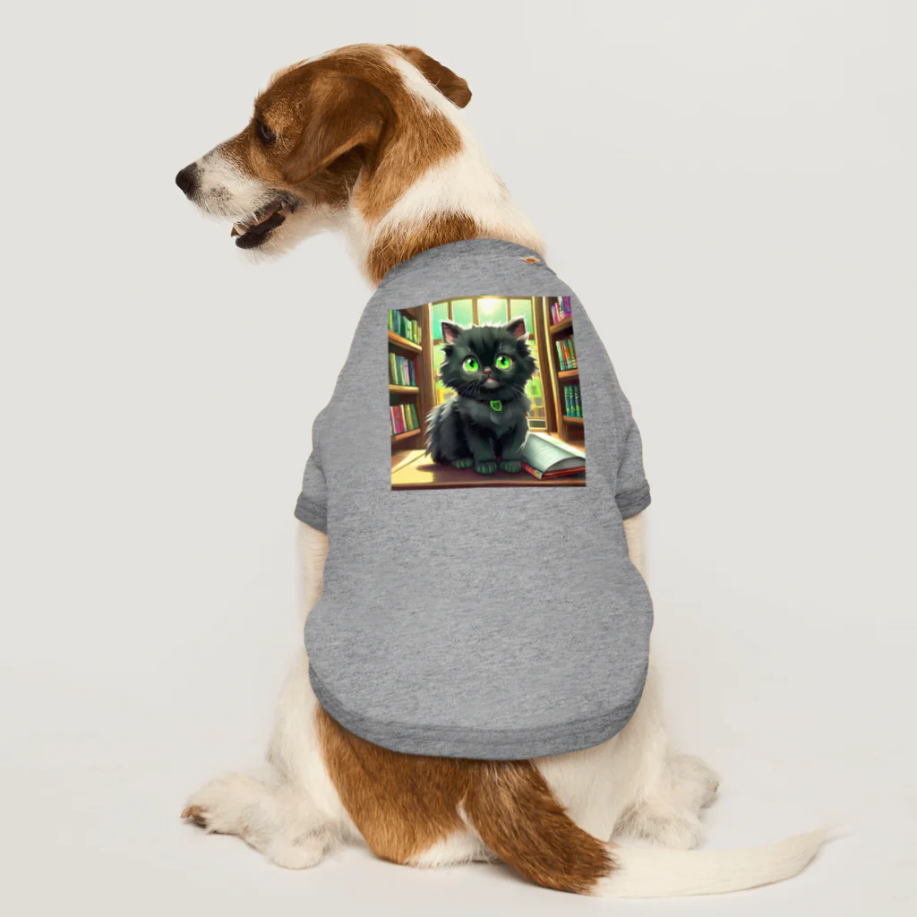 yoiyononakaの図書室の黒猫01 Dog T-shirt