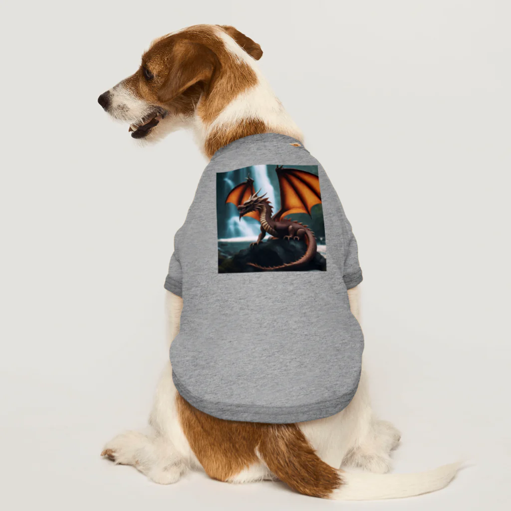 rian14の滝のそばで涼んでいる龍 Dog T-shirt