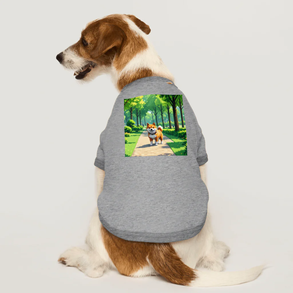 tokutokの散歩をしている柴 Dog T-shirt