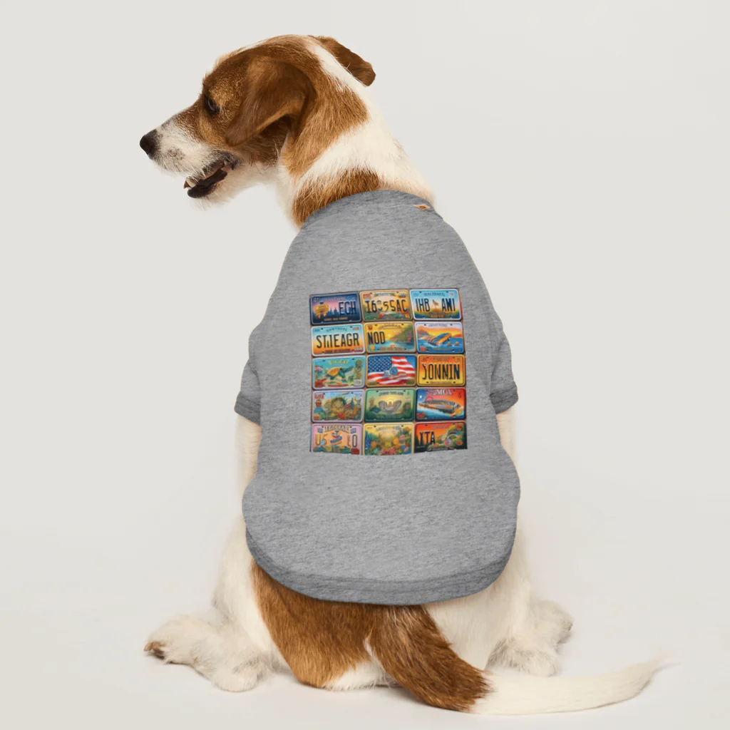 KAZAGULIのアメリカンナンバープレート Dog T-shirt