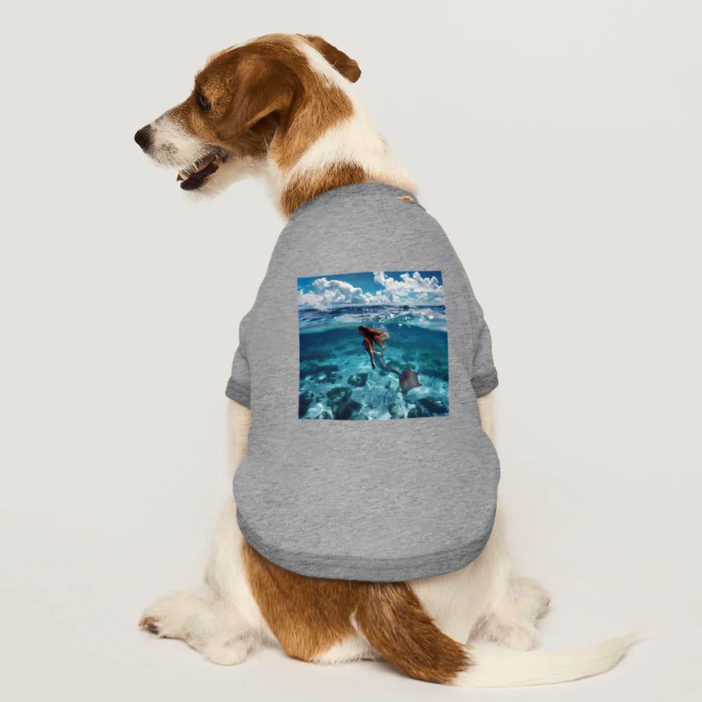 AQUAMETAVERSEのモルジブの大海原で人魚が泳いでいますsanae2074 Dog T-shirt