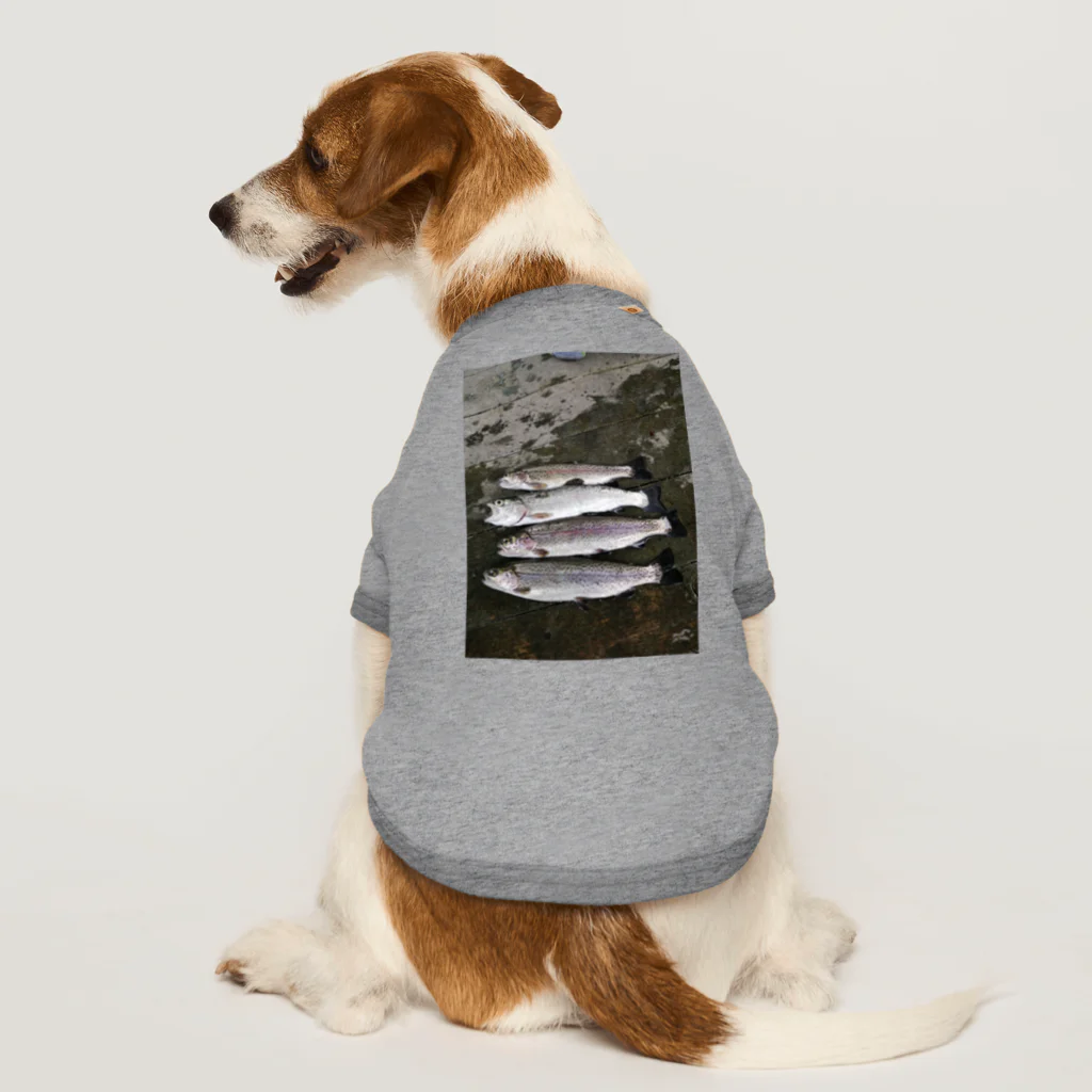 warmth-for-Uの大漁！ニジマス Dog T-shirt