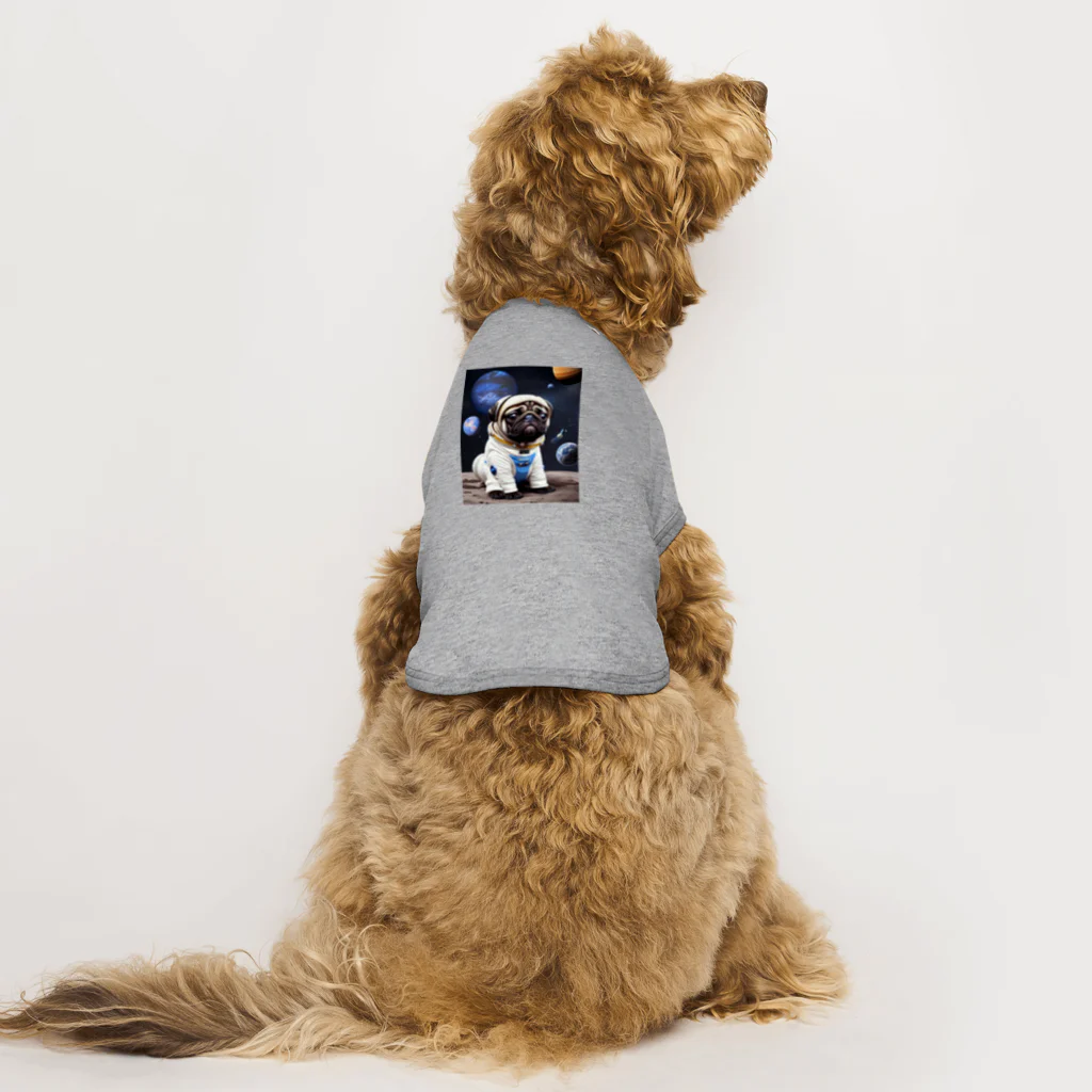 Pet_Charmの宇宙に浮かぶ愛らしいパグ！ Dog T-shirt