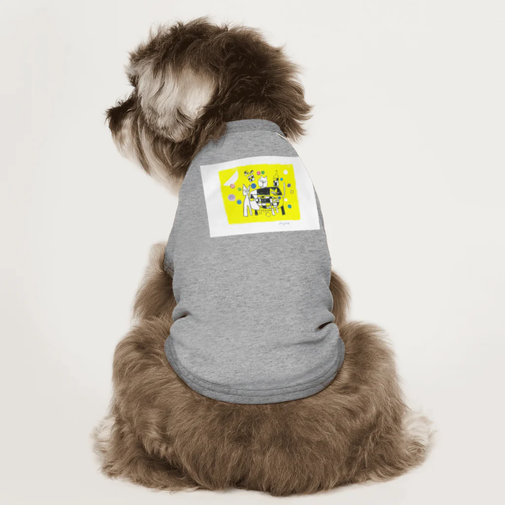 タナカミノルのユーモアイラストショップのキャット テーブル Dog T-shirt