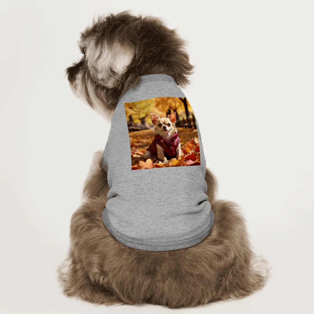 チワワ愛好家ショップの秋色とチワワのキュートさが美しい調和を奏でる光景！ Dog T-shirt