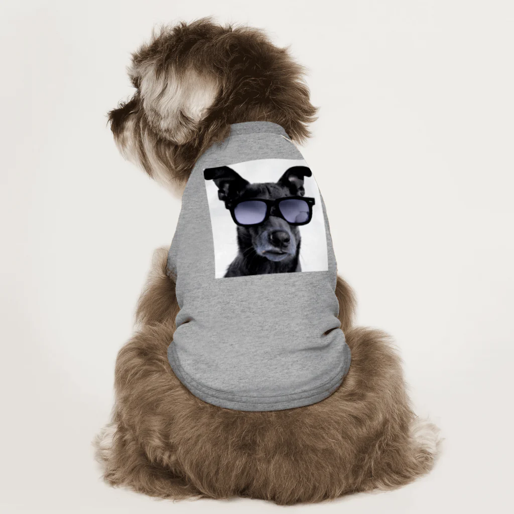 dogstagram.jpのサングラスをかけた犬 Dog T-shirt