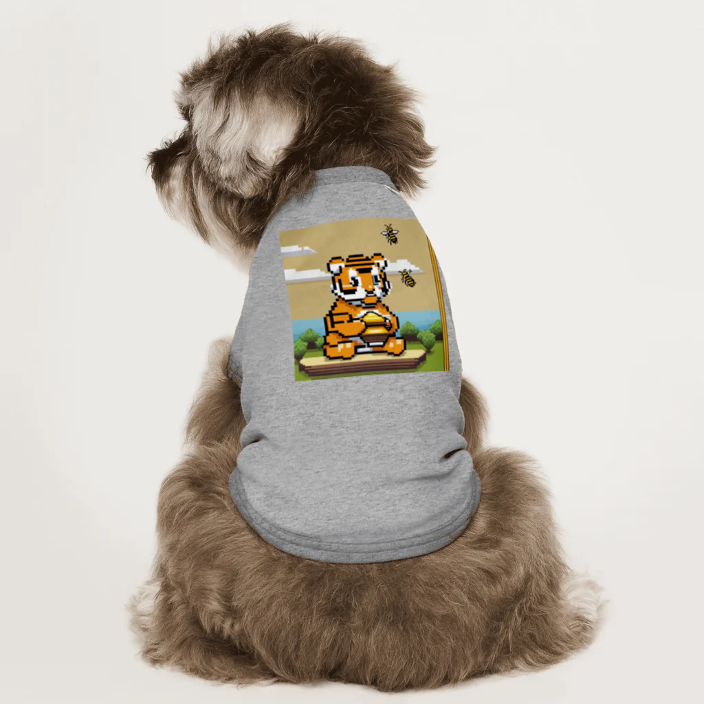 クロスクリエイティブの 蜂蜜を集めているトラ Dog T-shirt