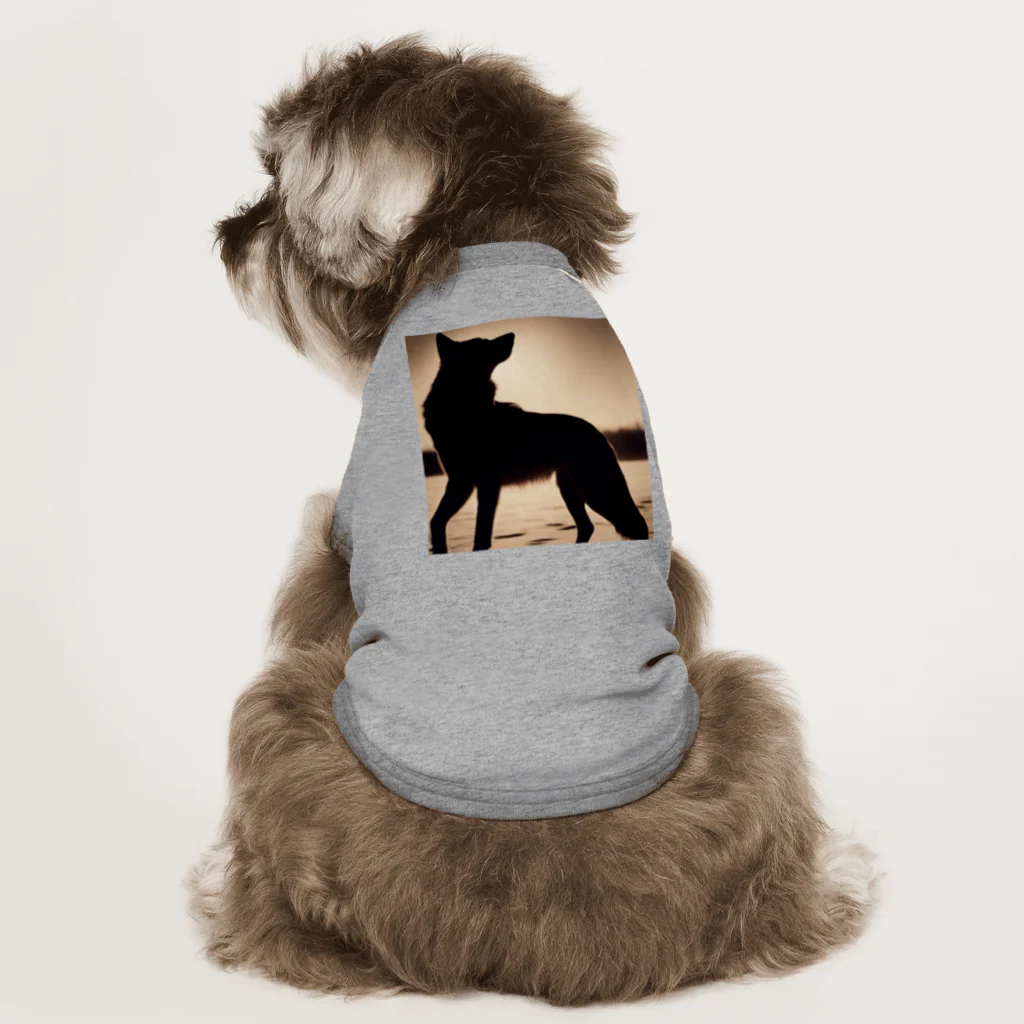 リアganndoraの光の中で踊る狼 Dog T-shirt