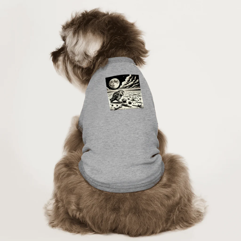 kotpopのSilent Flight: The Impact of Climate Change on Owl Food Scarcity Dog T-shirt