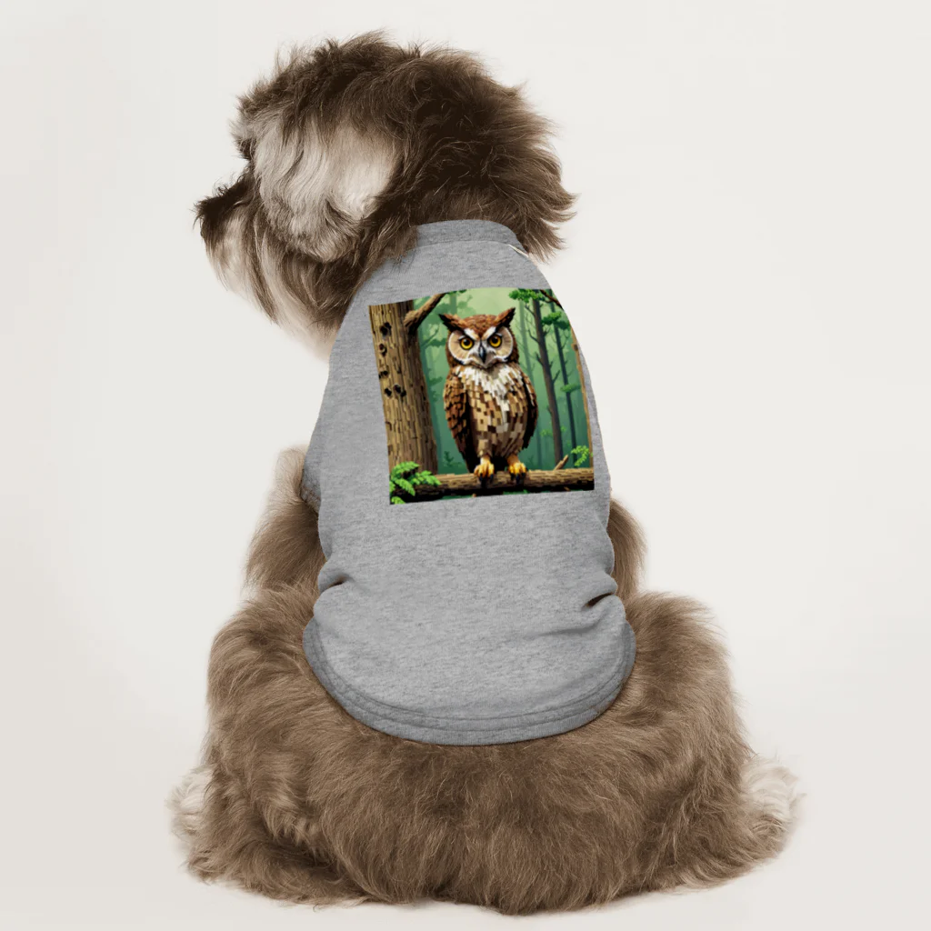 パグハグの魅力溢れる幸福のフクロウ Dog T-shirt